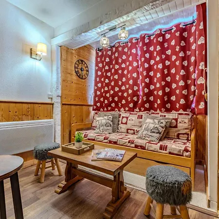 Comfy Ski-side Hideaway W Views Val Thorens
